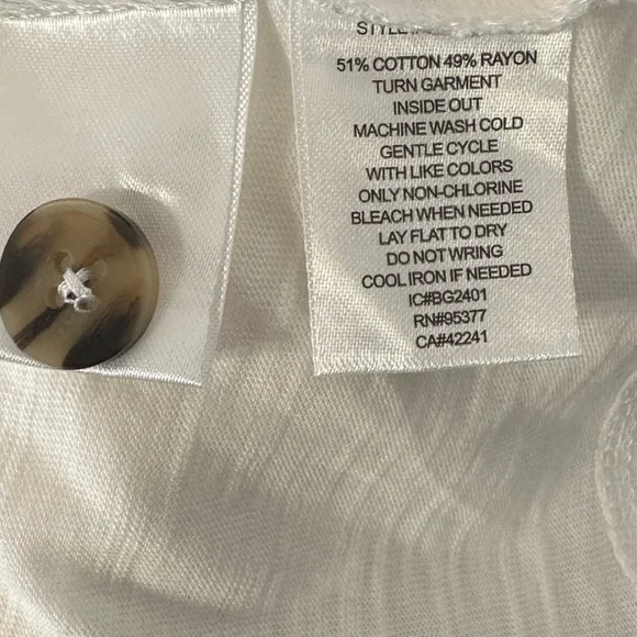 Sanctuary White V Neck Button Front Cap Sleeve Top Large NWT - Picture 4 of 5